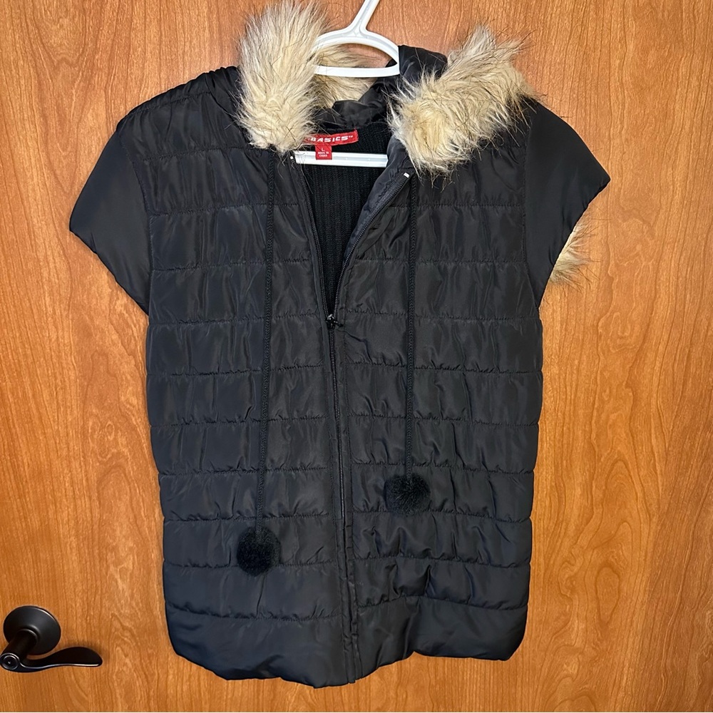 J J Basics black vest, size Juniors Large